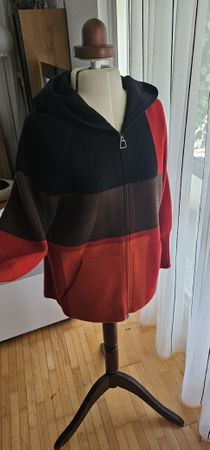 Akris Kaschmir Jacke mit Kapuze,  - Winter Chic!