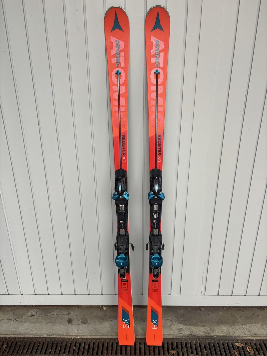 Atomic Skis: Skis de compétition Atomic – Gebraucht aus Riaz von edo_fxv9