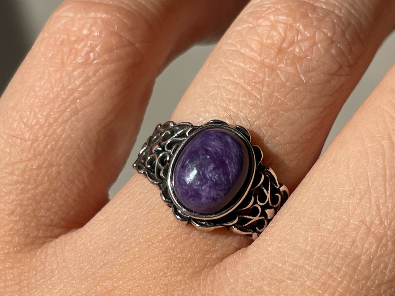 Anelli: Vintage-Ring mit Charoit Verstellbar – Nuovo e nell'imballaggio originale da Schiers venduto da sisikristall