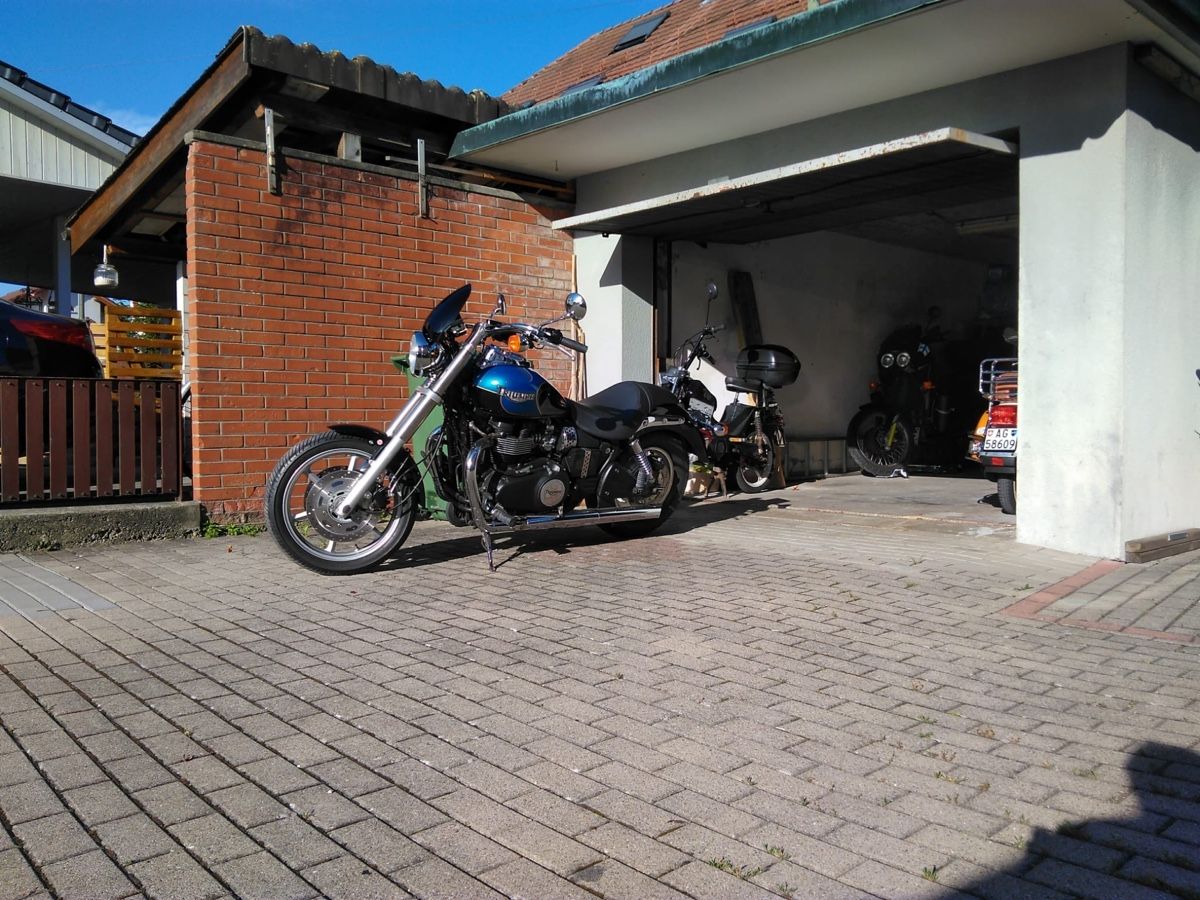 Triumph Chopper: Triumph Speedmaster 900 – Usato da Rotkreuz venduto da irenemehr