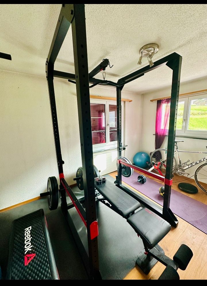 Hometrainer: Reebok Powerrack + Hantelbank + Dipstation – Usato da Rüti GL venduto da Mmpshop