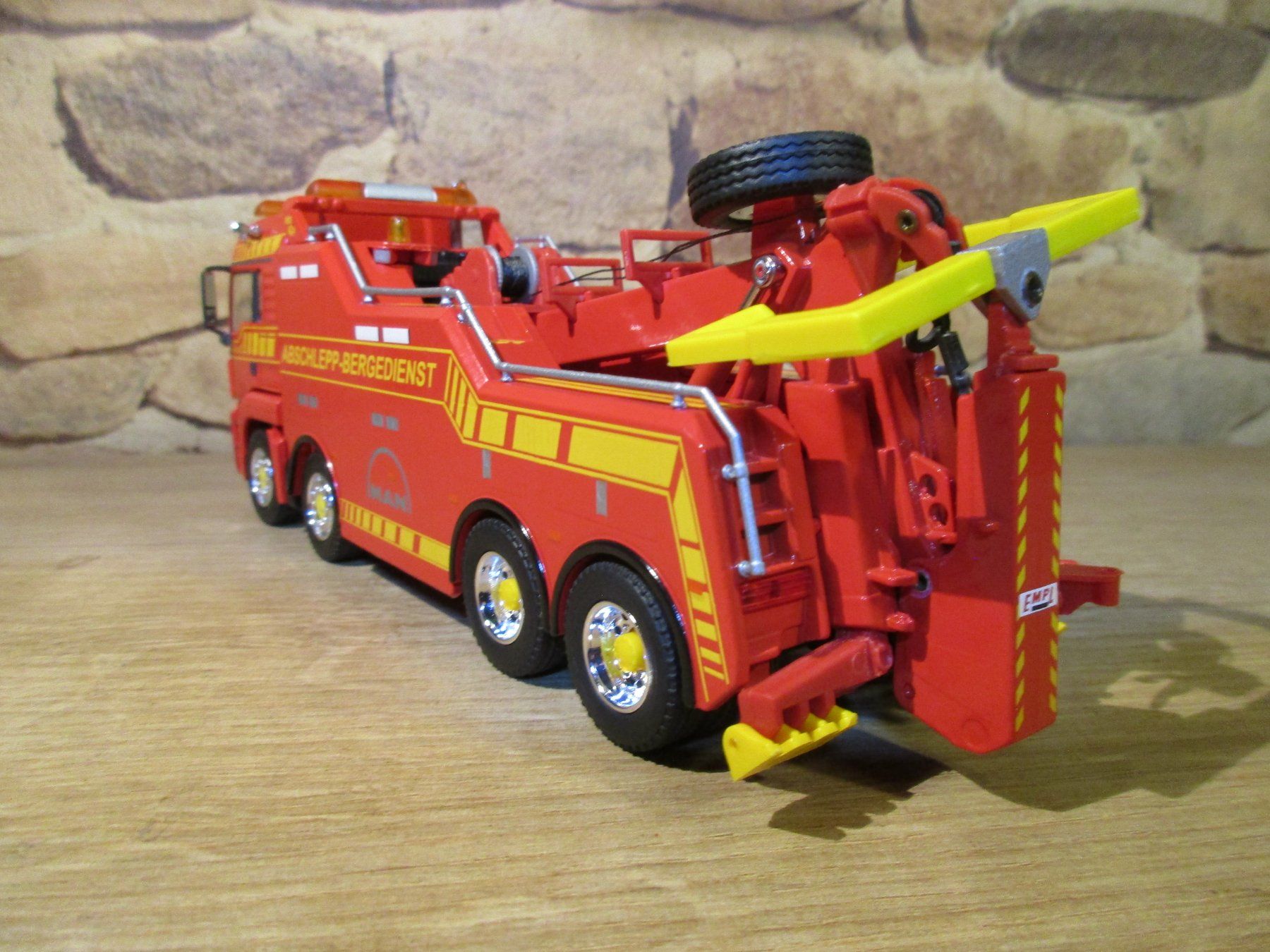 Conrad Kit di modellismo & Modellini statici: Conrad  1:50   MAN Abschleppwagen – Usato da Ennetmoos venduto da Truckdiver 4