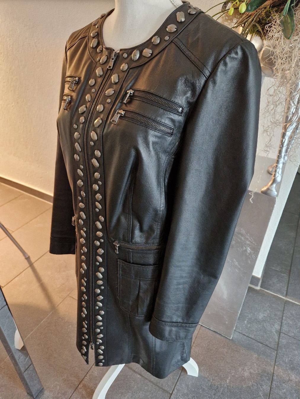 Cappotti: Mandarin Kurzmantel Lederjacke – Usato da Zweidlen venduto da Katze3333 3