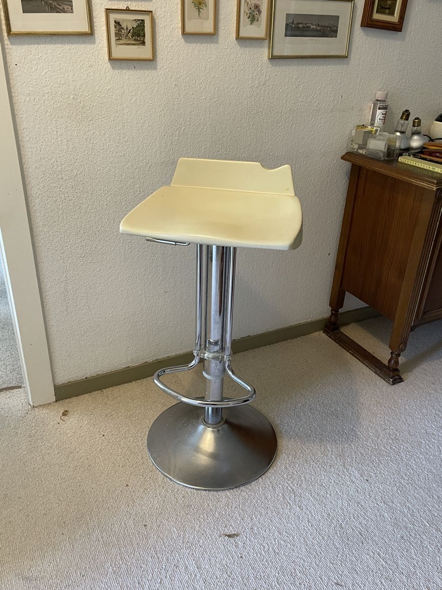 Sgabelli: Vintage Barhocker höhenverstellbar – Usato da Arlesheim venduto da ren_5d2b