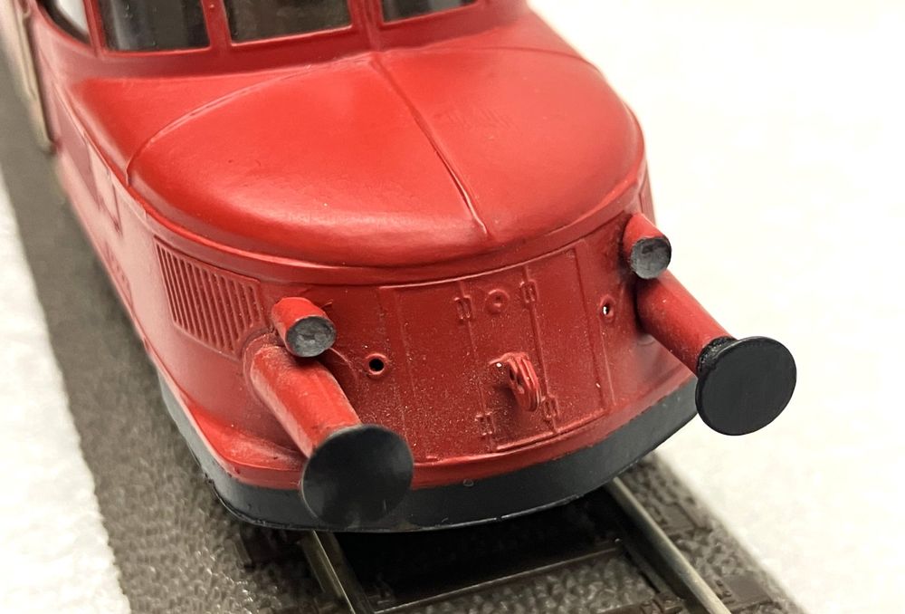 Swiss Modelleisenbahnen: smf ag CHF 1981 H0= schöner roter Pfeil - Messing Swiss Made – Gebraucht aus Thun von retoolinoo