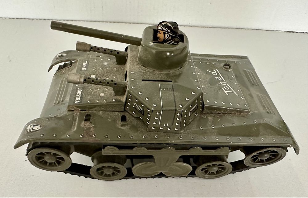 Jouets: CHAR TANK JOUSTRA JOUET VINTAGE – D'occasion à FRIBOURG par BOULOULOU77 4