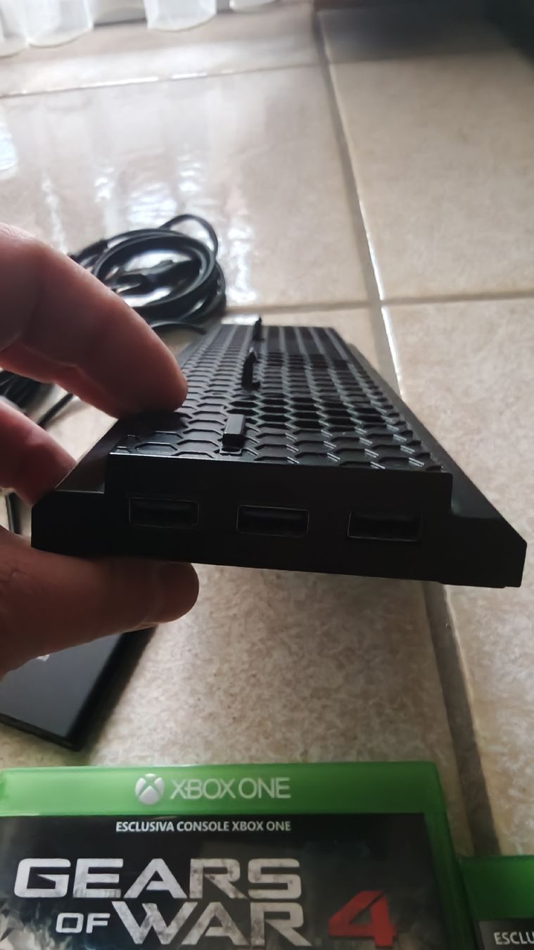 Microsoft Consoles: Xbox One X SSD – D'occasion à Bioggio par Delle87 5