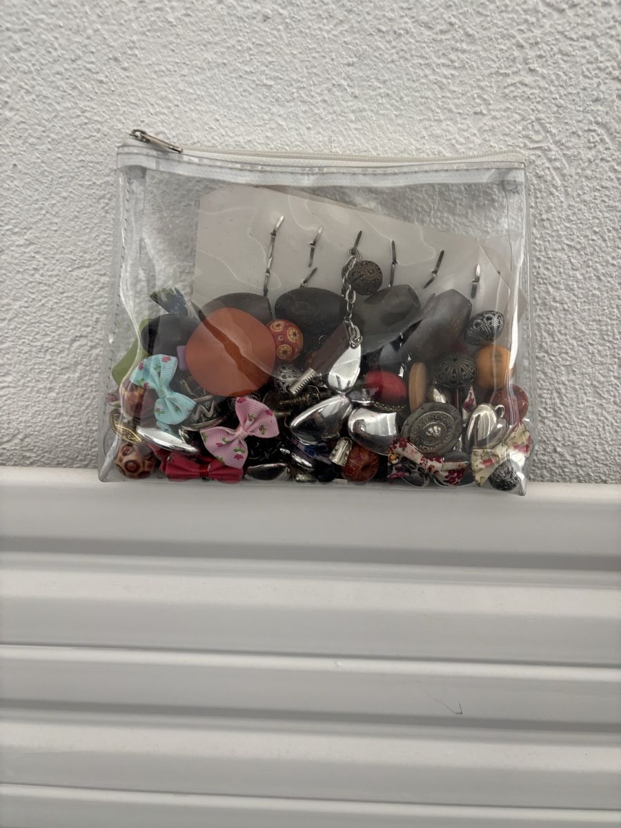 Autres bijoux: Lot de perles / accessoires  – D'occasion à Fribourg par 8mv2