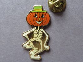 PIN HALLOWEEN KÜRBIS SKELETT