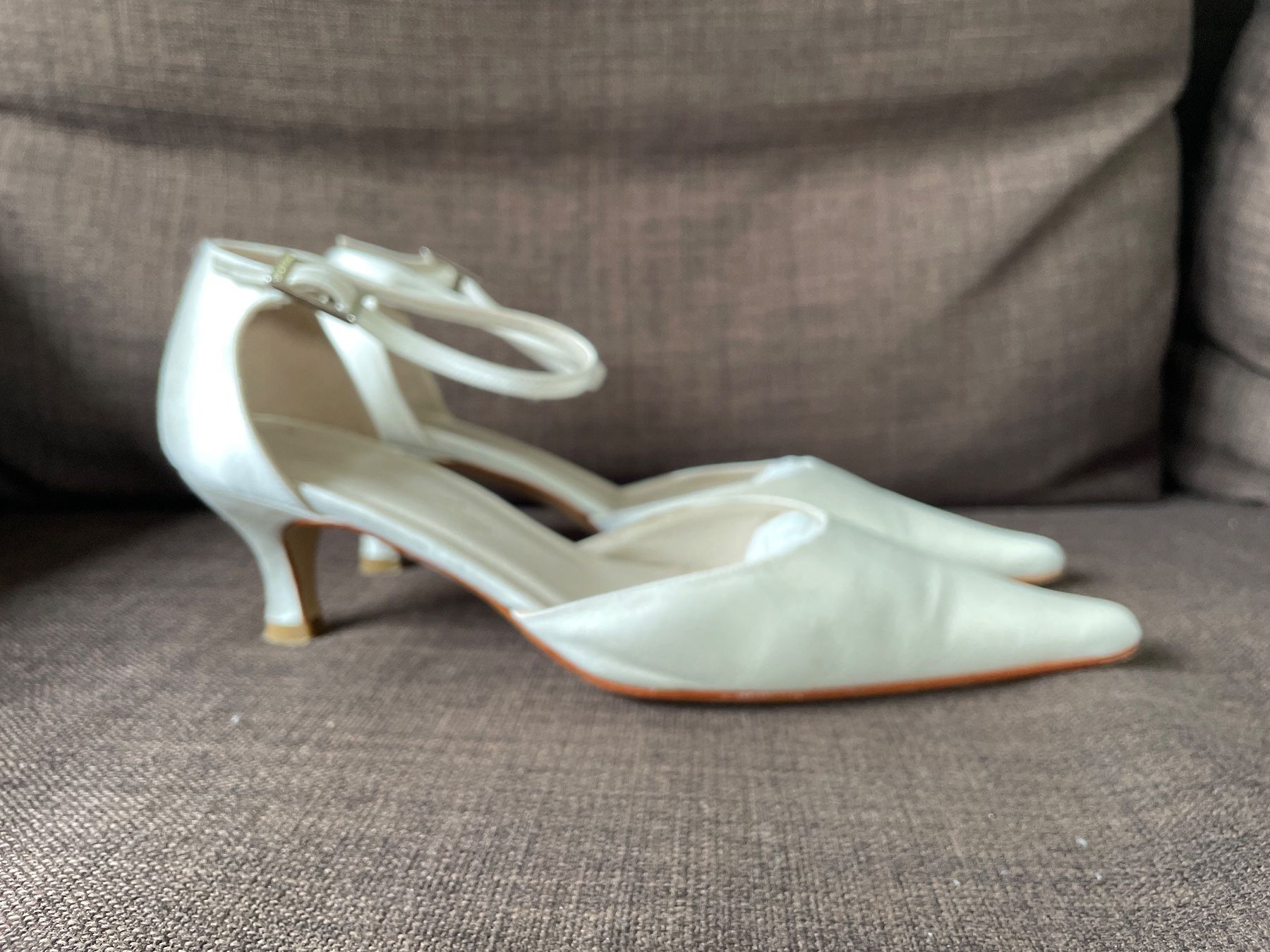 Scarpe da donna: Brautschuhe / Hochzeitsschuhe  Gr. 38 – Usato da Genève venduto da Livsonman 1