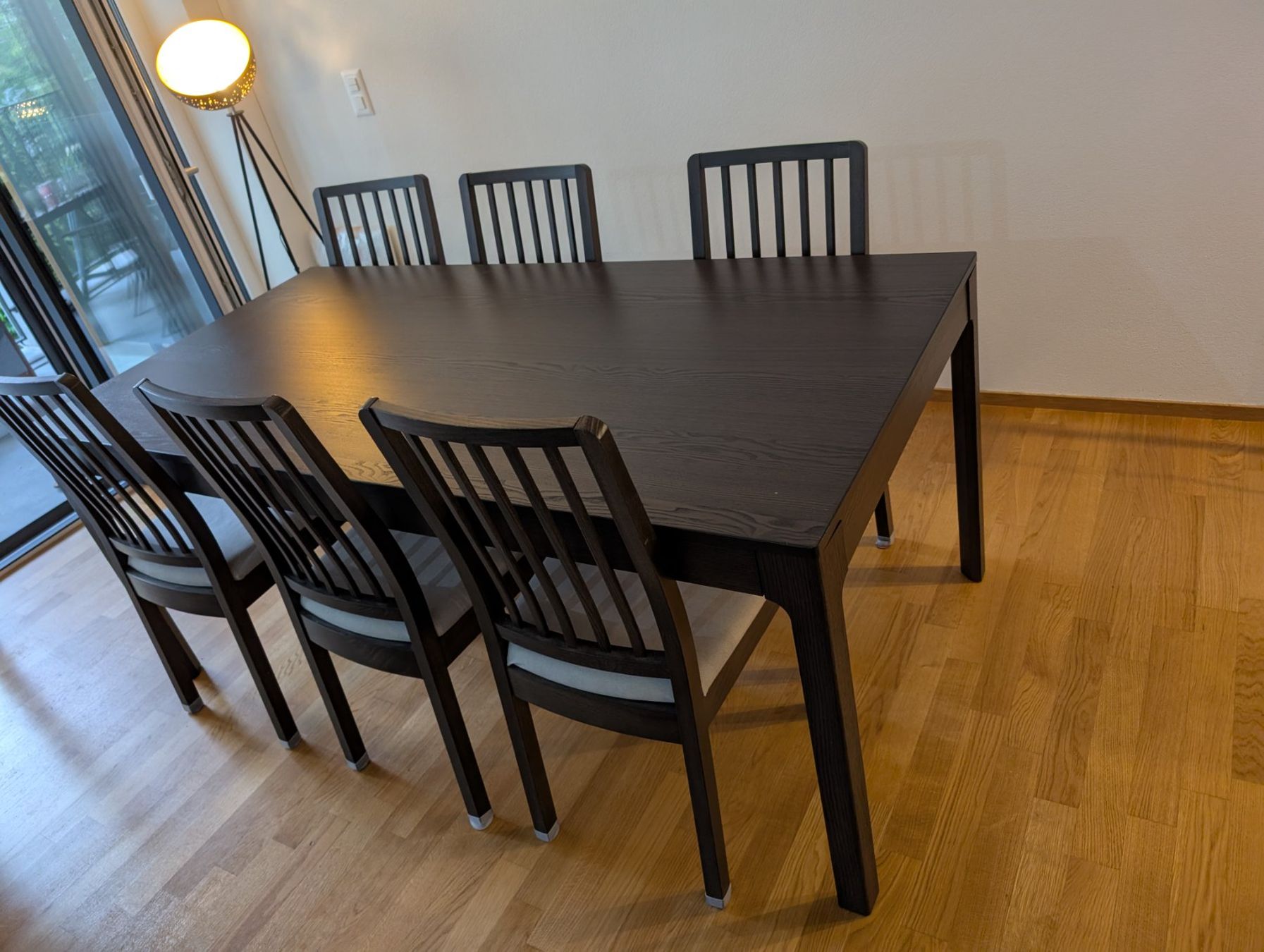 Ikea Set di tavolo e panche: IKEA EKEDALEN TISCHSET MIT 6 STUHLE – Usato da Bülach venduto da kos_fxl7