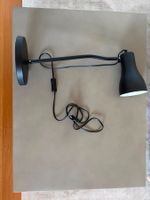 Schwarze Schreibtischlampe / Arbeitslampe – verstellbar