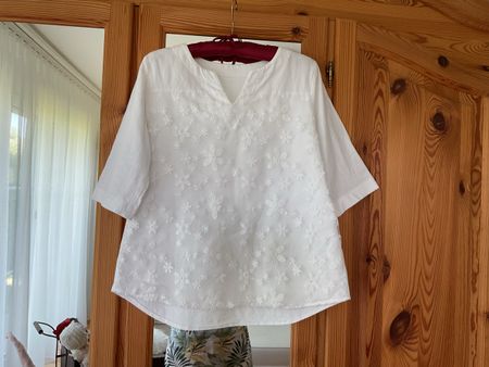 Damen Bluse weiss bestickt Grösse L guter Zustand
