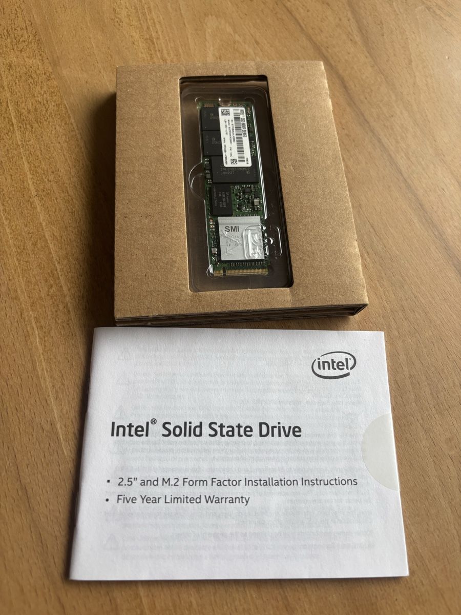 Intel Harddisks: SSD6 Intel – Neu (gemäss Beschreibung) aus Zug von Deks 2