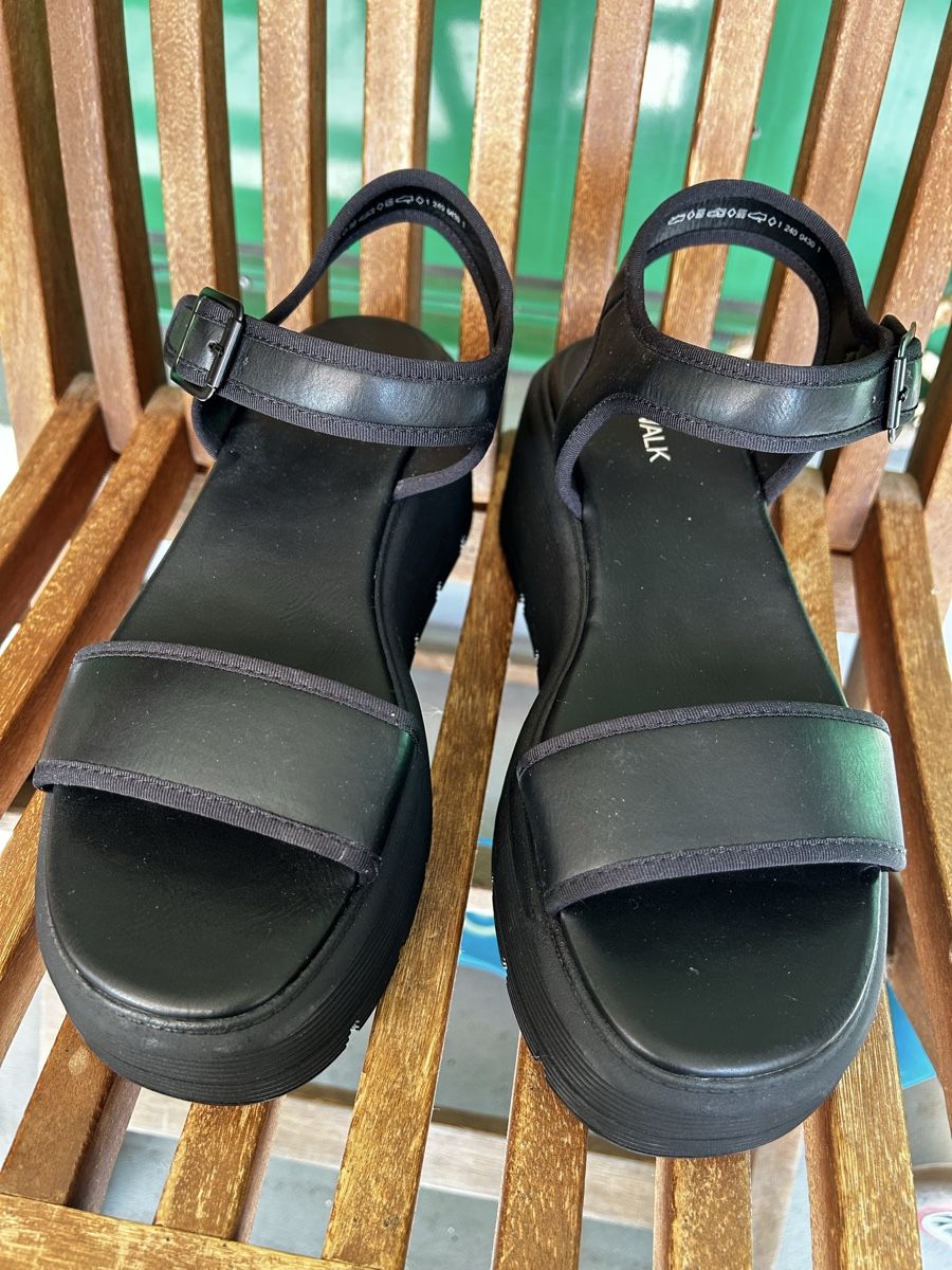 Damenschuhe: Sandales Catwalk neuves / taille 39 – Neu (gemäss Beschreibung) aus Meyrin von Bronx86 1