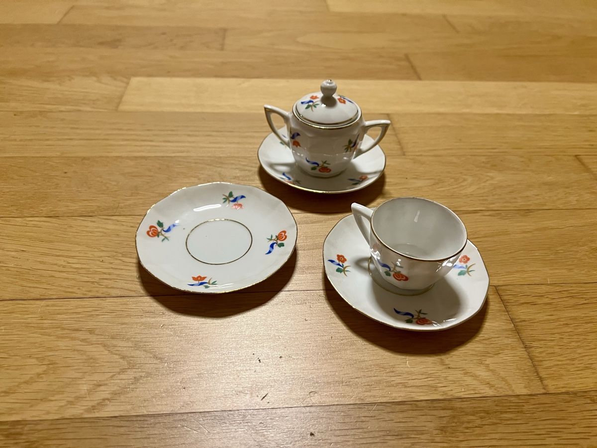 Set di piatti: Porzellan-Geschirr, Kaffee-Set – Usato da Emmenbrücke venduto da miru01