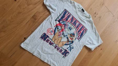 Vintage Shirt MBL New York Yankees X Loney Tunes