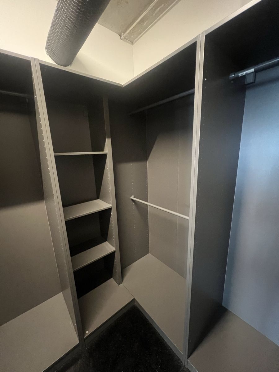 Armadi: IKEA PAX Kleiderschrank – Usato da Zürich venduto da Zoe.E 3