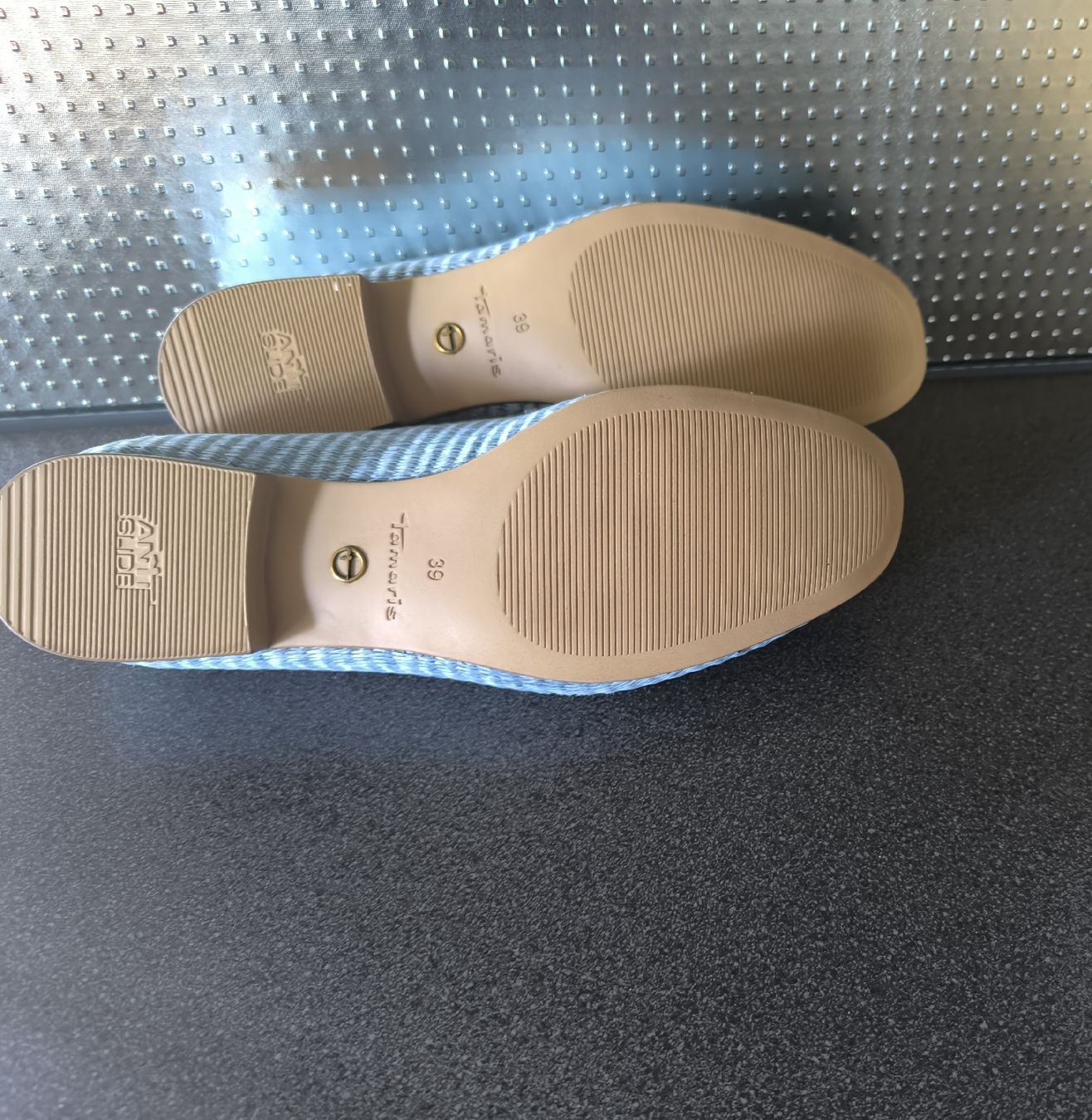 Tamaris Scarpe da donna: Neue Tamaris Slipper,blau,39 – Nuovo e nell'imballaggio originale da Schaffhausen venduto da gab_v5qf 3
