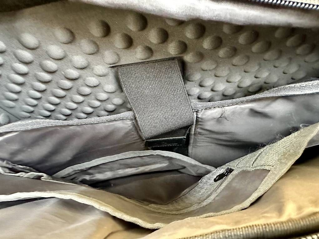 Taschen: Sacoche pour ordinateur portable de la marque Dell – Gebraucht aus Genève von JWLIU