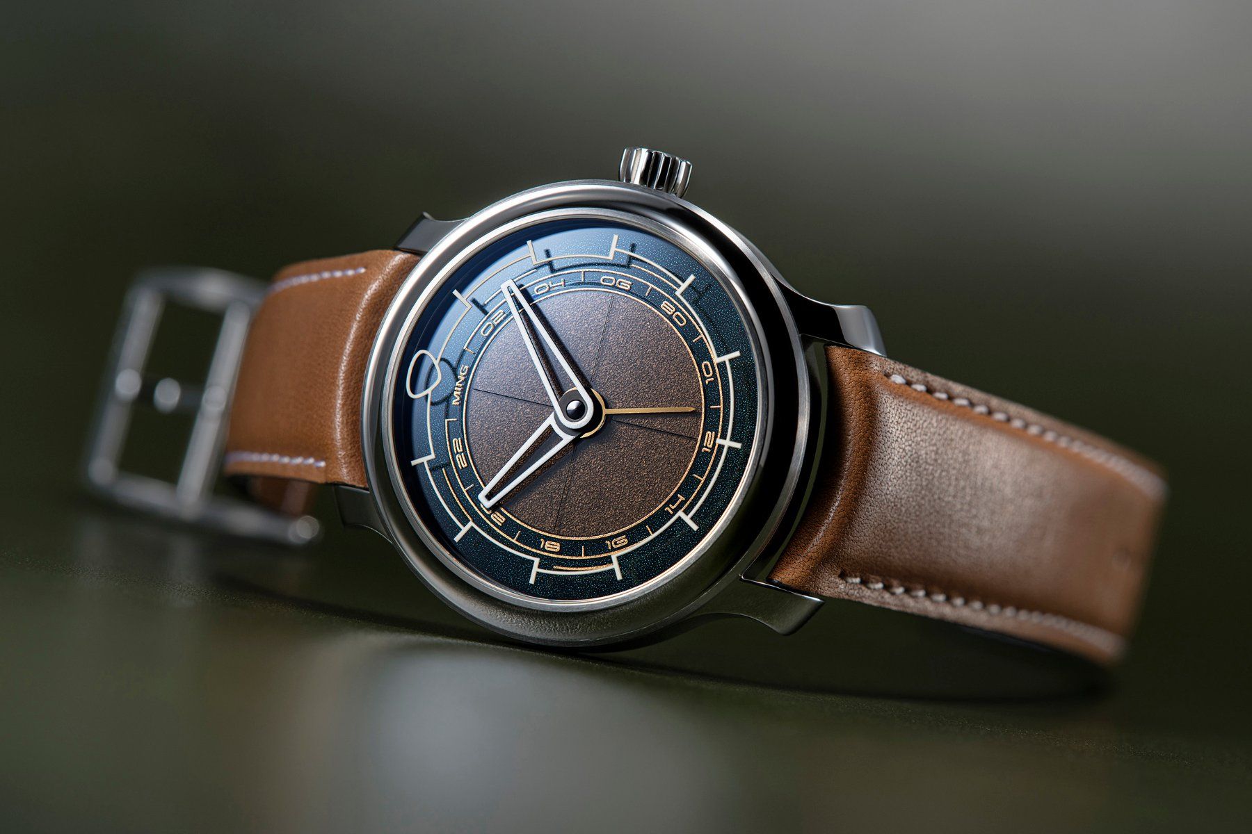 Orologi: Ming 22.01 GMT Gilt – Nuovo e nell'imballaggio originale da St. Gallen venduto da caemca 2