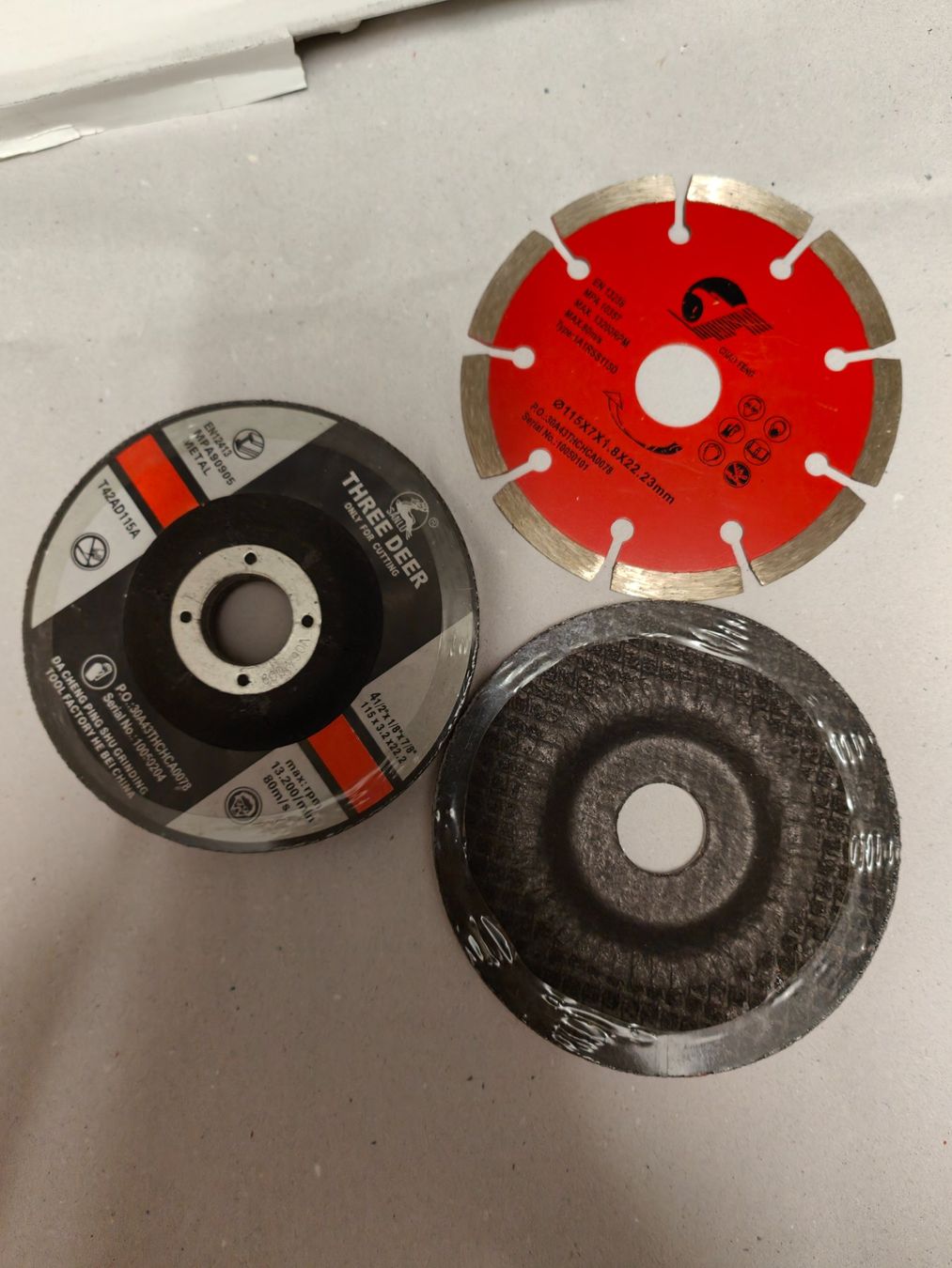 Tous les outils: Trennscheiben Set 115mm, 3 Stck – D'occasion à Niederhasli par 8155irae