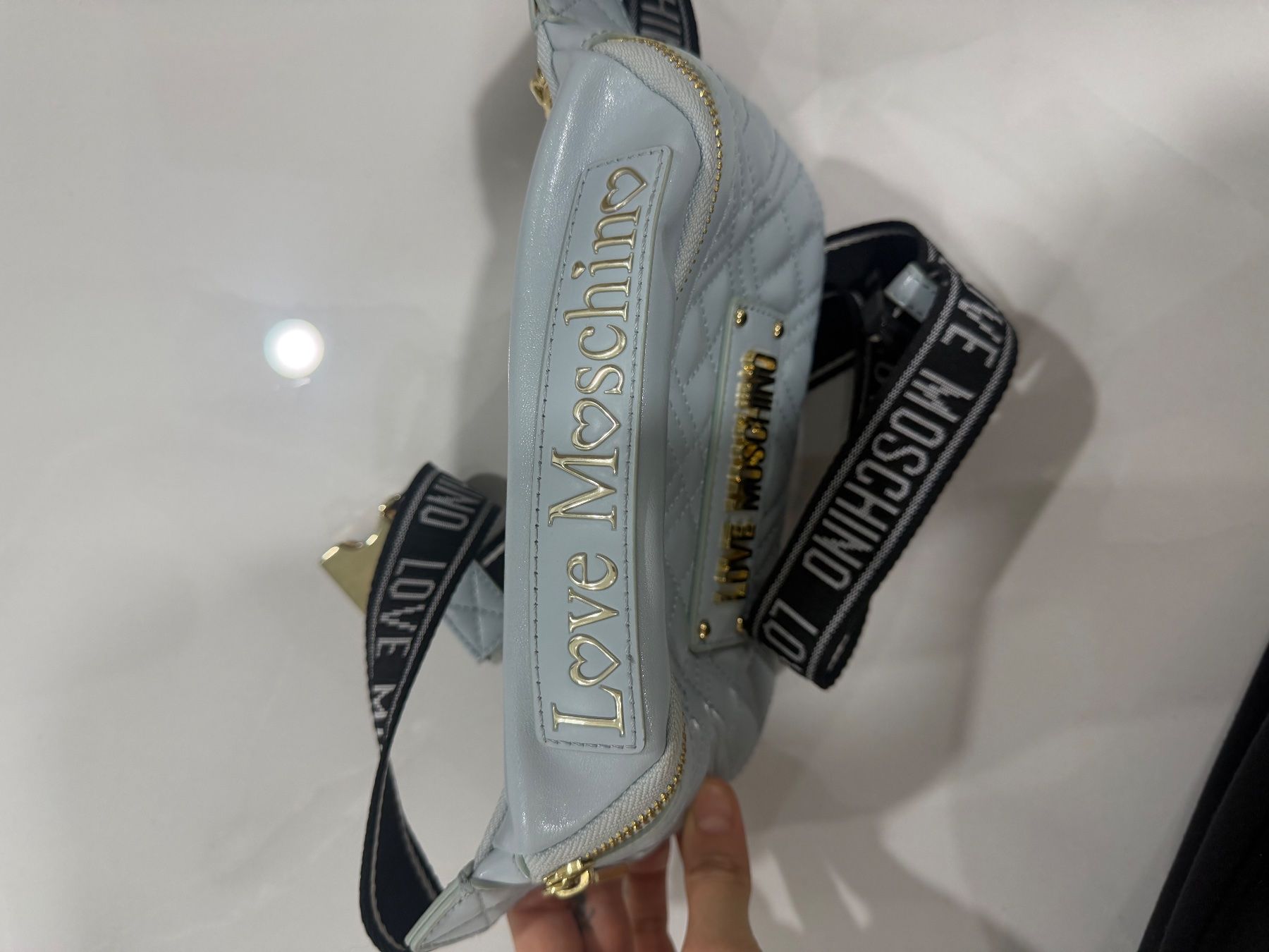 Moschino Borse da donna: Love Moschino Gsteppte Bauchtasche hellblau CHF 55 – Nuovo (secondo la descrizione) da Buchs AG venduto da Maison_Djana_ 2