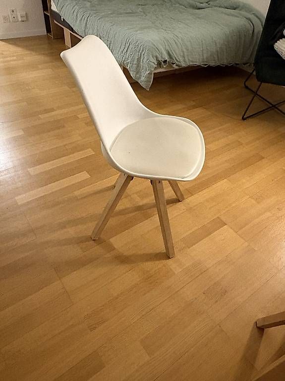 Tables: Tisch + 5 Stühle – D'occasion à Steinhausen par saginata 3