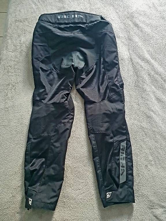 Lotti di vestiti: Motorradjacke + Hose, Schwarz – Usato da Chur venduto da E.M.Z 3