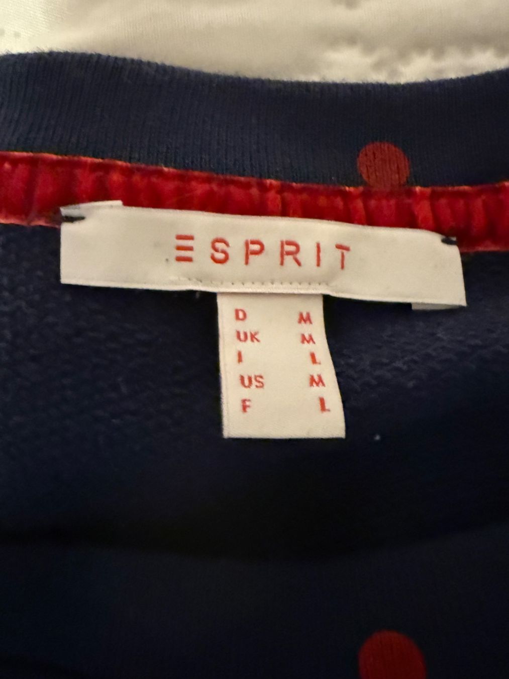 Esprit Pullover & Sweatshirts: ESPRIT Pullover – Gebraucht aus Cugnasco von Jennifer_9 1