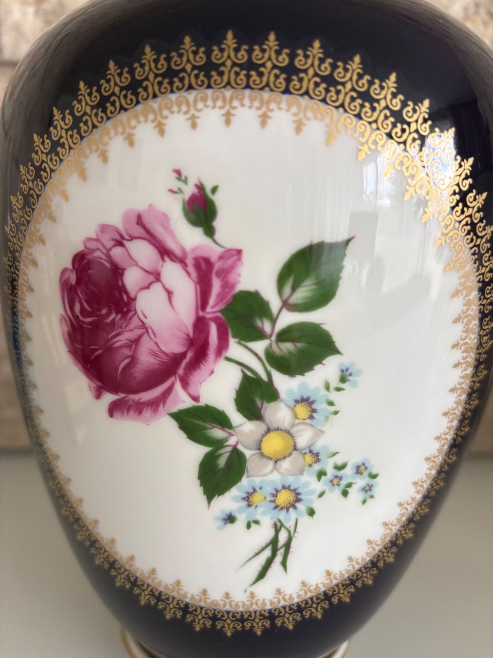 Vasi & Recipienti: Blumenvase Reichenbach  Thuringia Cobalt Blau mit Rose 28 cm – Usato da Bettwiesen venduto da Raisa1973 1