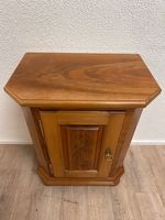 Vintage Barock Ecktischchen Nussbaum Fässler