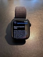 Neuwertige Apple Watch 11 GPS, 42mm, Sport Loop Dunkelgrau