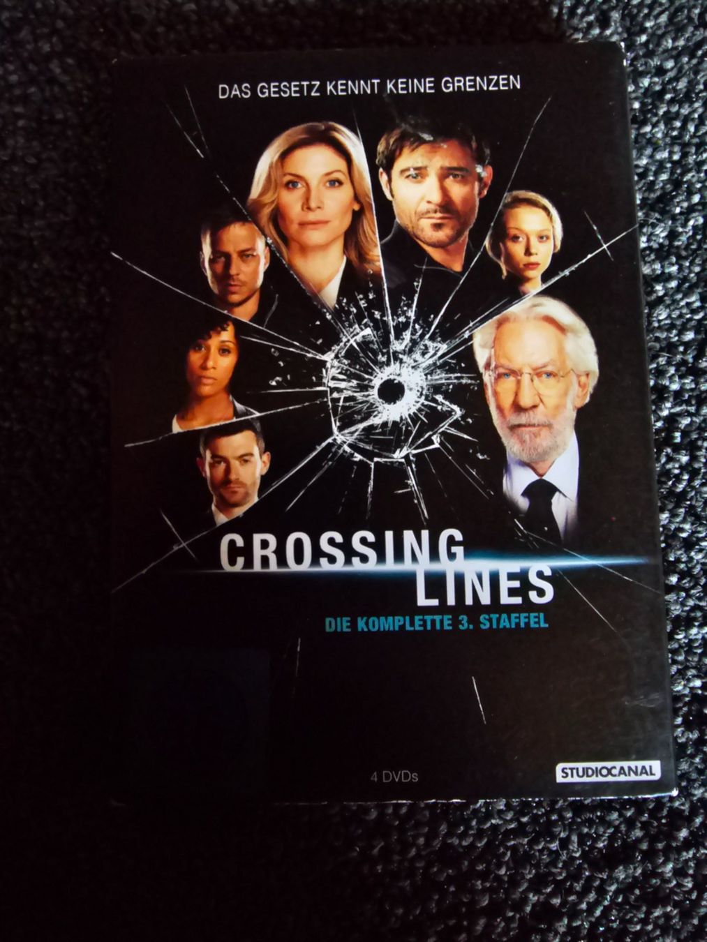 Tutti i DVDs: CROSSING LINES STAFFEL 3 – Usato da Ruswil venduto da jan_bxl5
