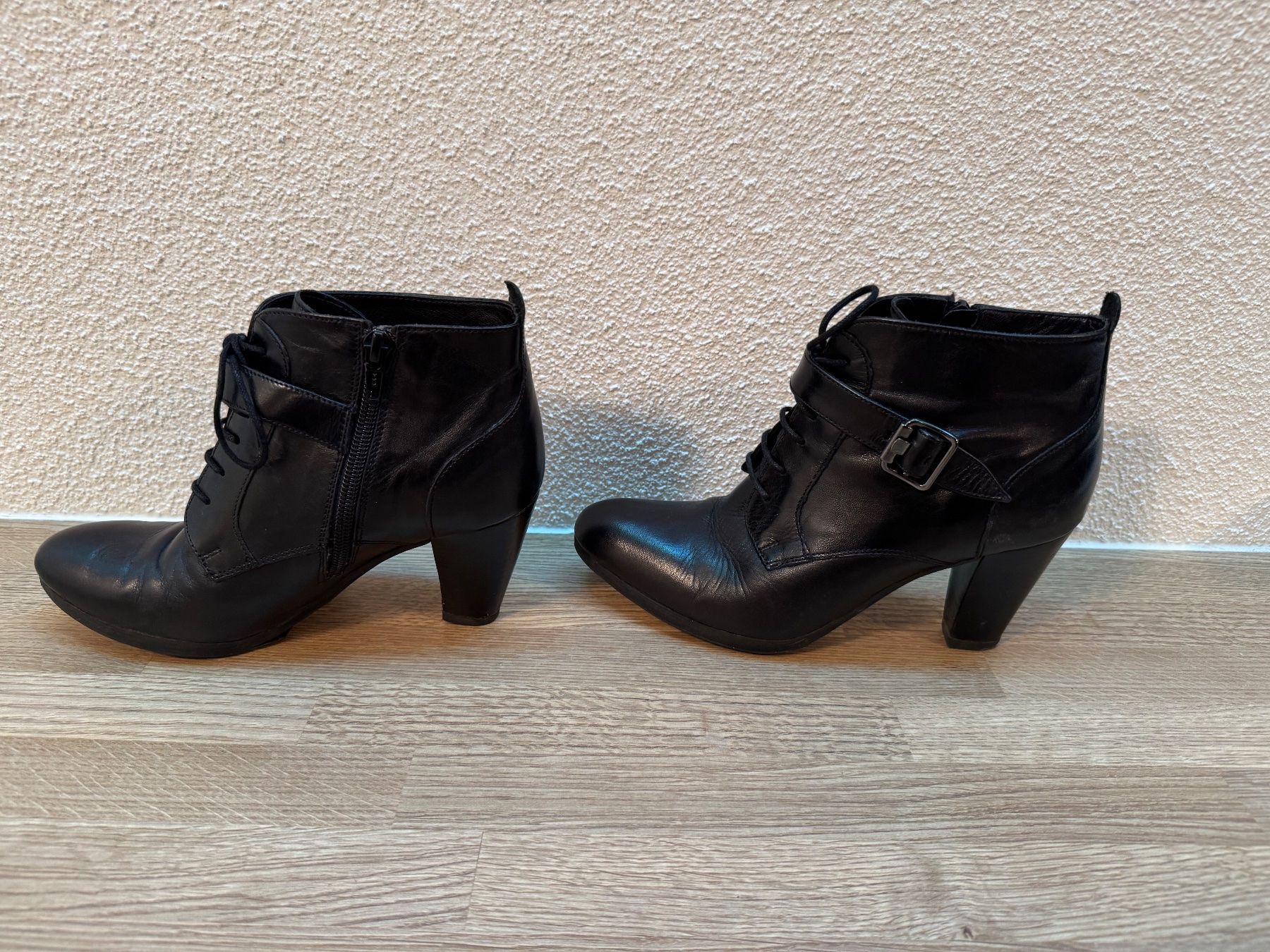 Scarpe da donna: Bottines en cuir noir – Usato da Zürich venduto da odi_ldv8 1