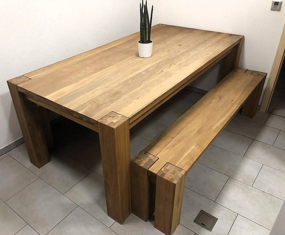 Set di tavolo e panche: Table, bancs et meuble en chêne – Usato da La Magne venduto da materielavendre 2