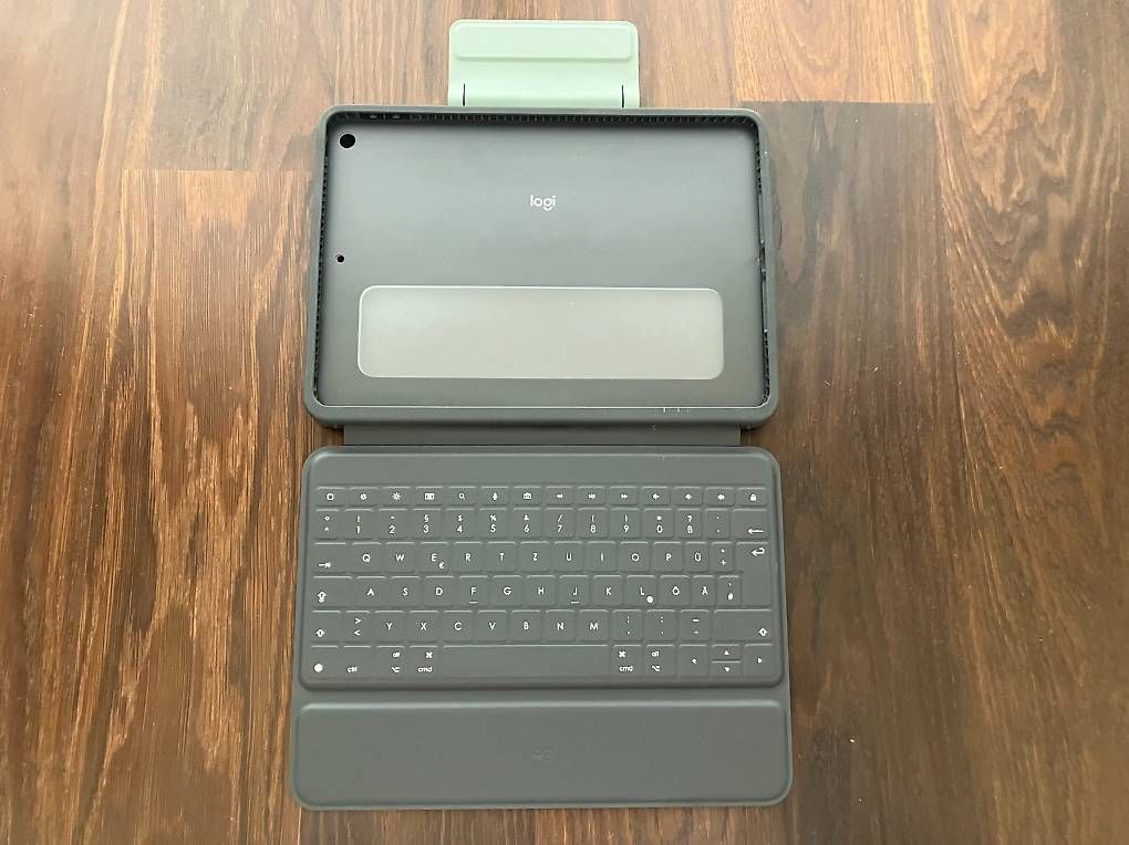 Tastiere: Couverture/clavier Logitech pour iPad 7 et 8-ème génération – Usato da Montreux venduto da Gilles.Charlet 1