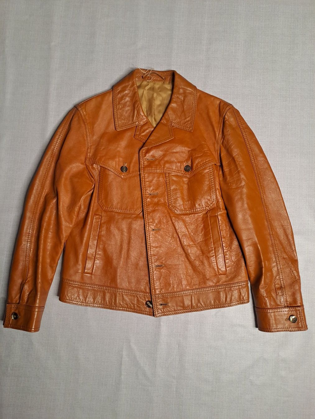 Jacken: Leder Jacke sehr Modern mit Seitentaschen – Gebraucht aus Capolago von LA.BOTTEGA