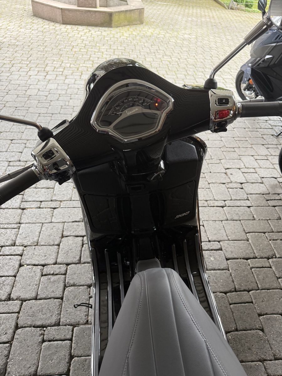 Vespa Scooter: Vespa GTS 300 – Nuovo (secondo la descrizione) da Luzern venduto da TheDoctor05 3