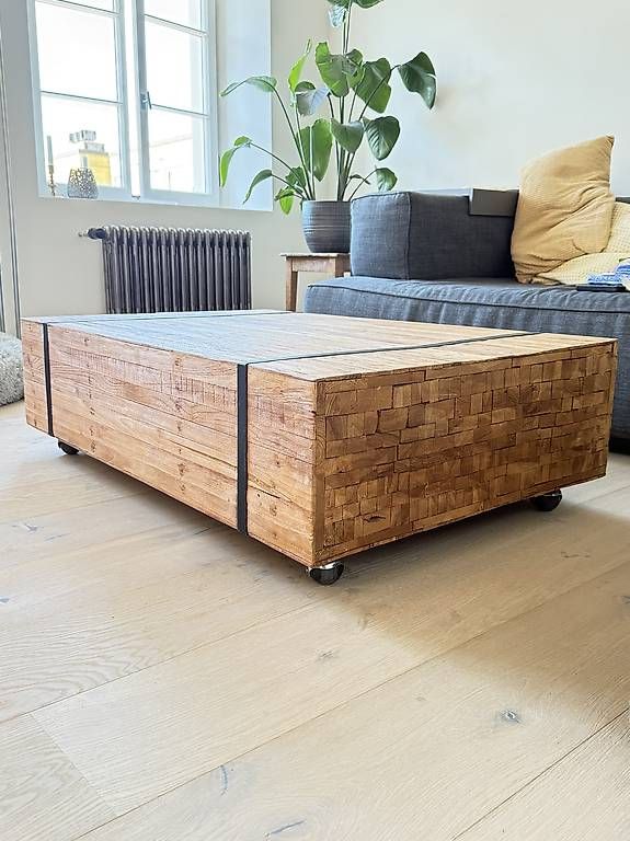 Tavoli: Holztisch Couchtisch – Usato da Stäfa venduto da _NaT_