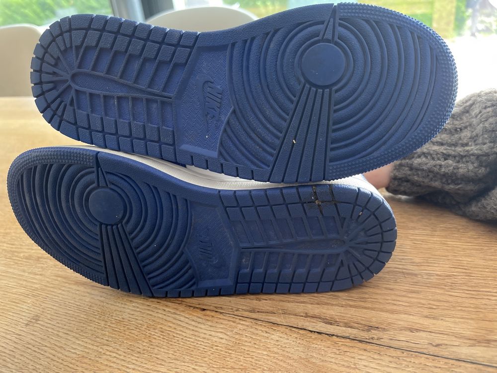Jordan Chaussures femmes: Air Jordan 1 Mid Gr. 37.5 / US 6.5 💙🤍 Schuhe – D'occasion à magden par maikik 7
