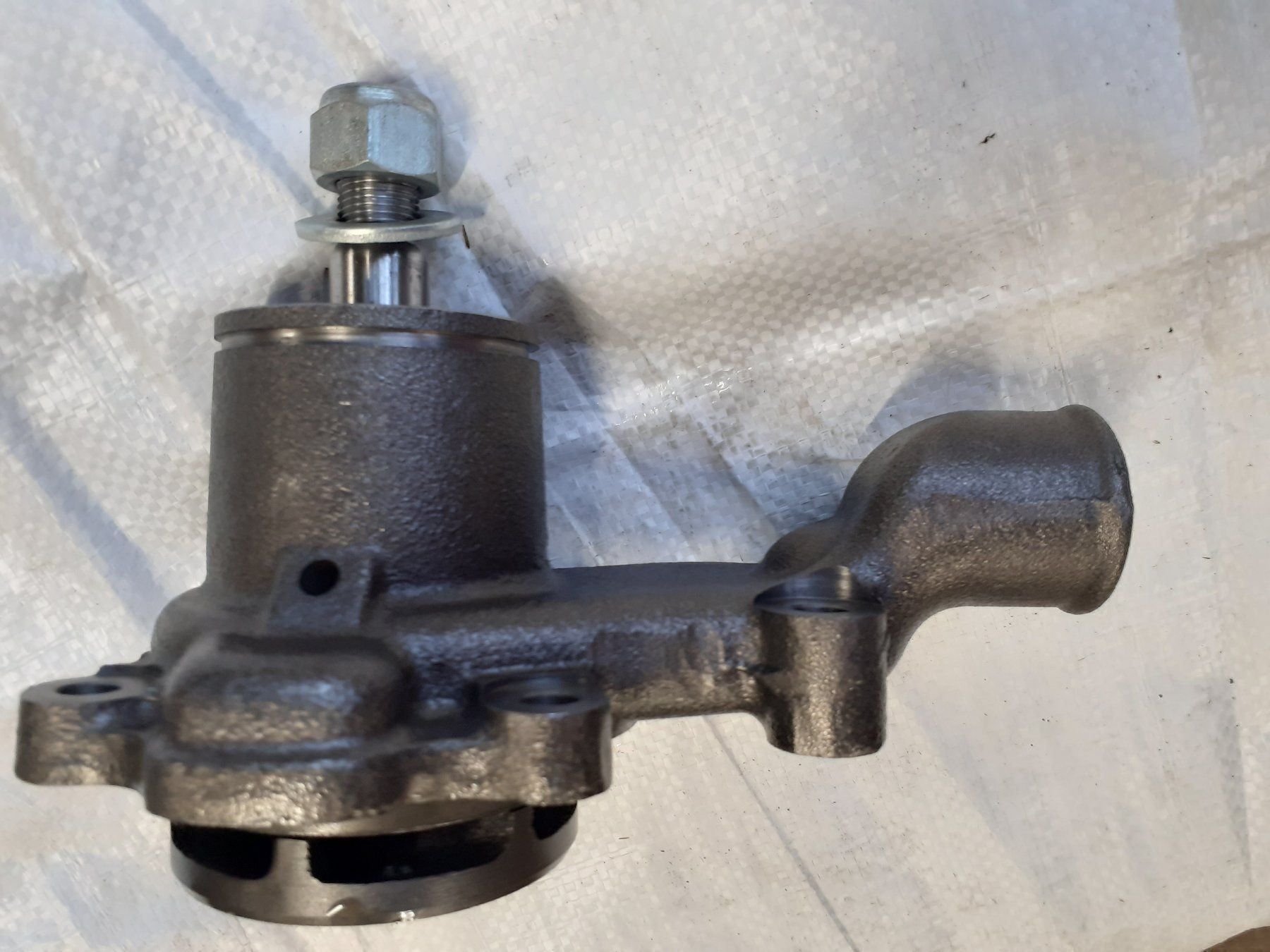 Trattori: Perkins Wasserpumpe – Nuovo e nell'imballaggio originale da Rothenthurm venduto da mf-schuler 2