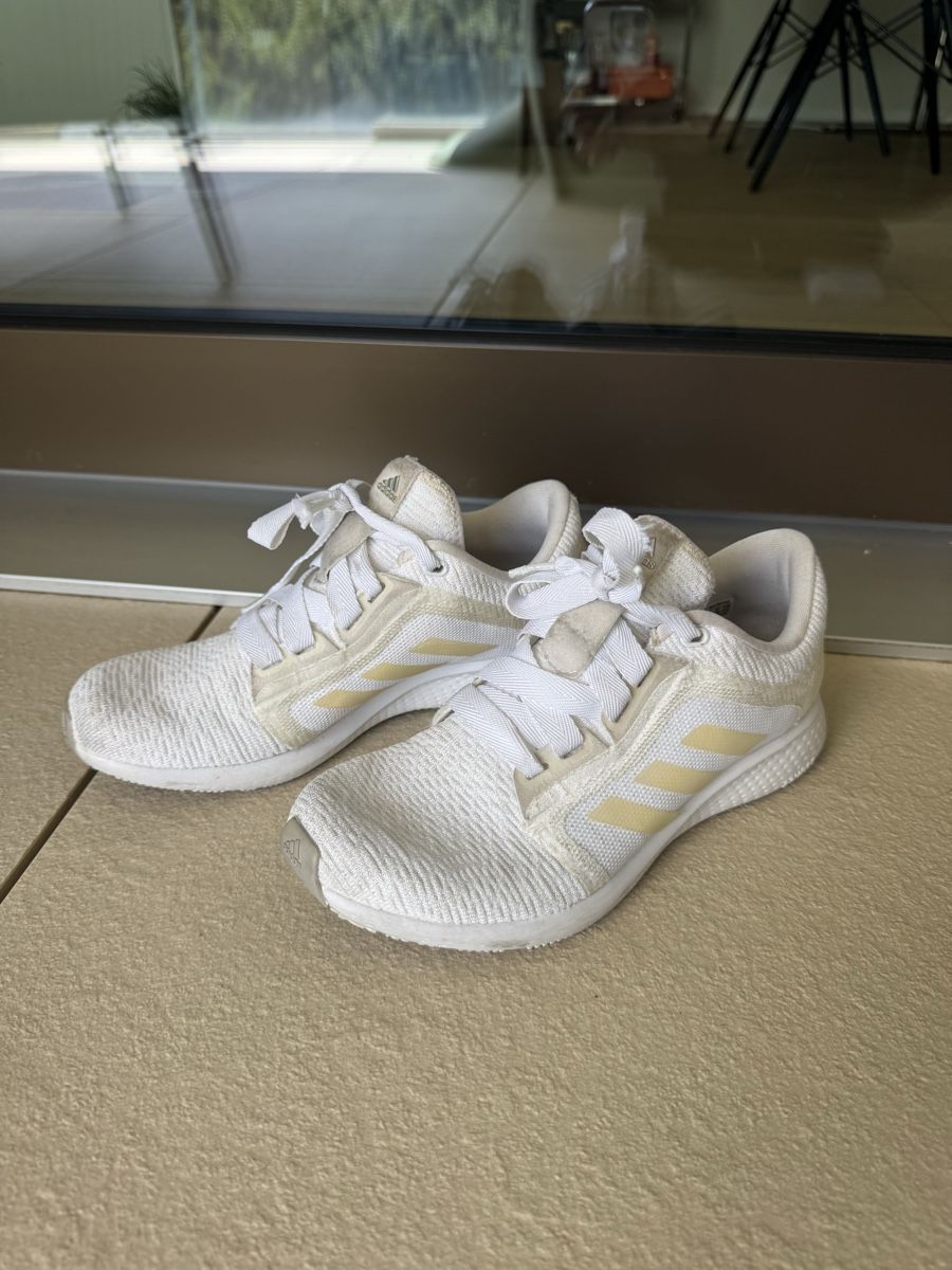 Adidas Scarpe da donna: White Adidas Sneakers - size 38 2/3 – Usato da Cham venduto da lb6_m9yt 1