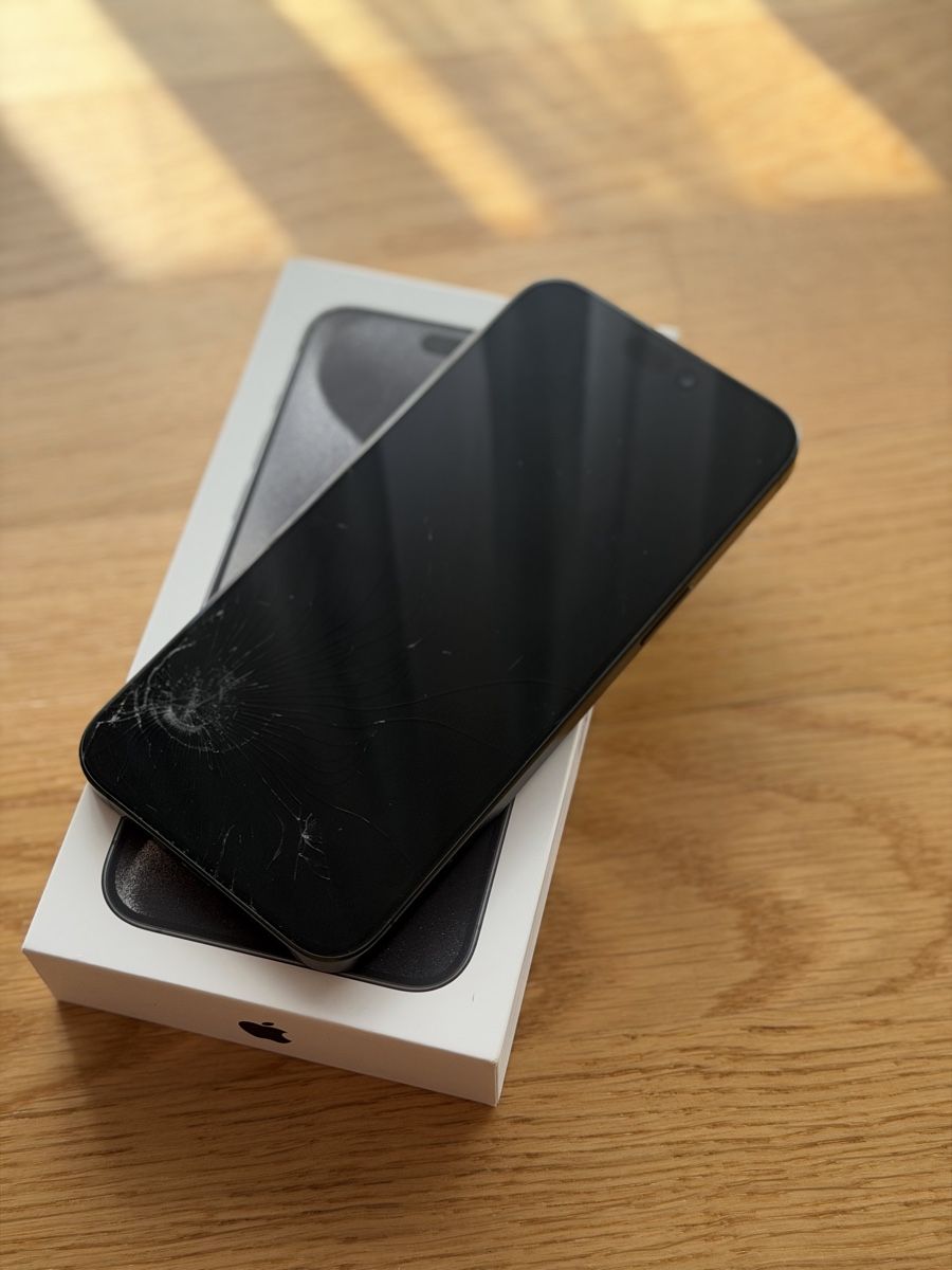 Apple Telefoni cellulari / Smartphones: Apple iPhone 15 Pro Max Space Black 256GB – Usato da Luzern venduto da file_maker 2