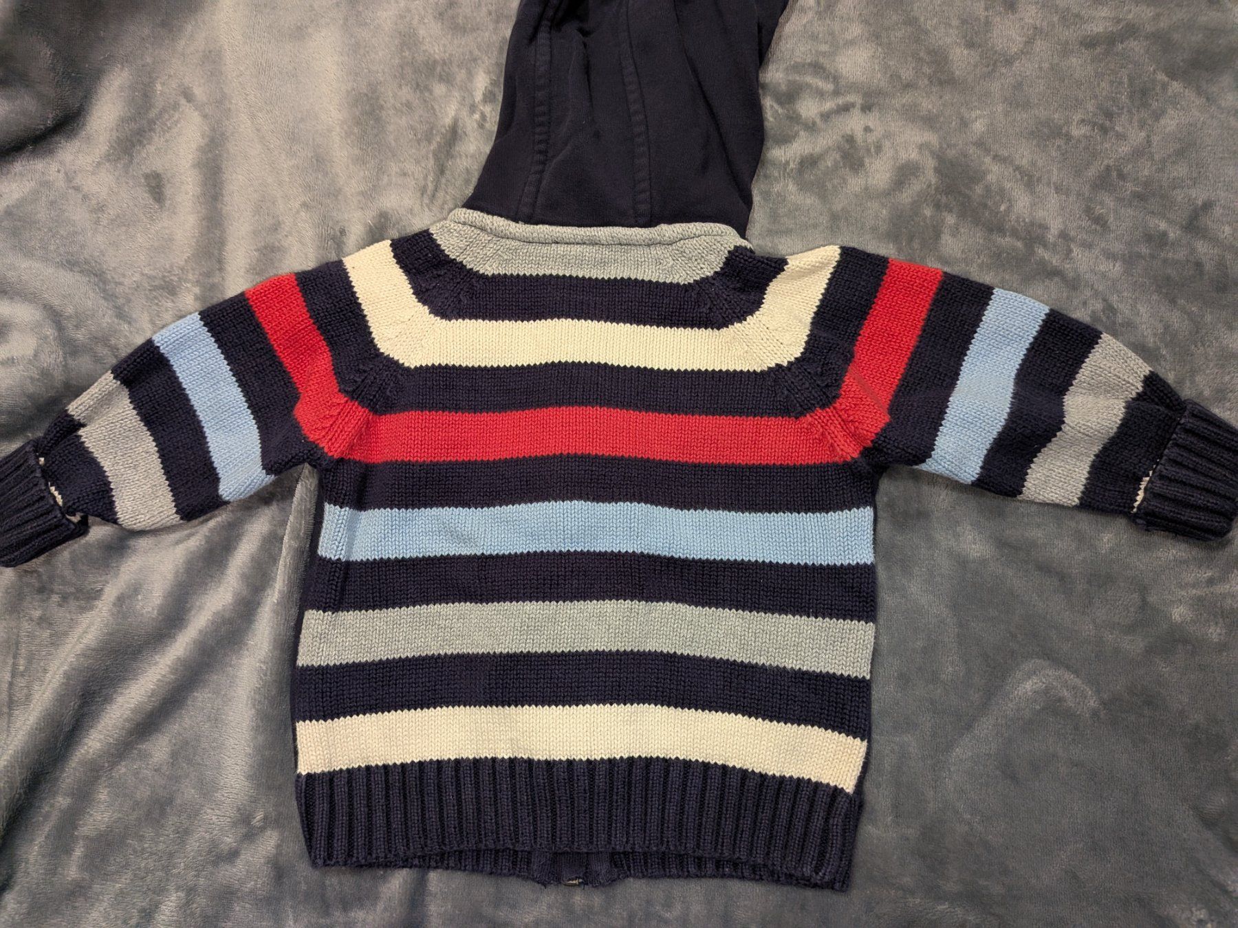 S.Oliver Pullover & Sweatshirts: S.Oliver Pullover mit Kapuze, Grösse 80 – Gebraucht aus Pfaffhausen von ZwergeUndMehr 1