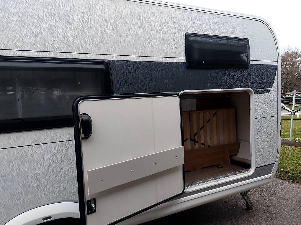 Mobilhome: Hobby 545kmf avec auvent autoportant  – Usato da Lausanne venduto da 8max3 4