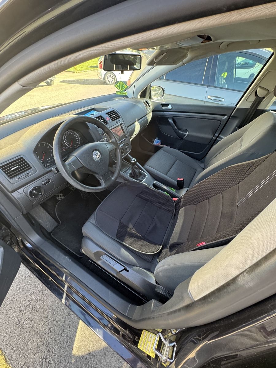 VW Automobili: Golf 5 1.6 FSI – Usato da Appenzell venduto da res_95f6 6