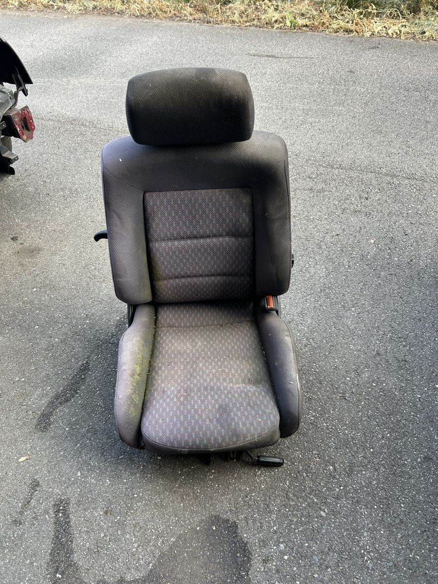 Volkswagen Tutti pezzi di ricambio auto: Sièges et banquette VW corrado – Difettoso da Muraz (Collombey) venduto da Wolfdog1978