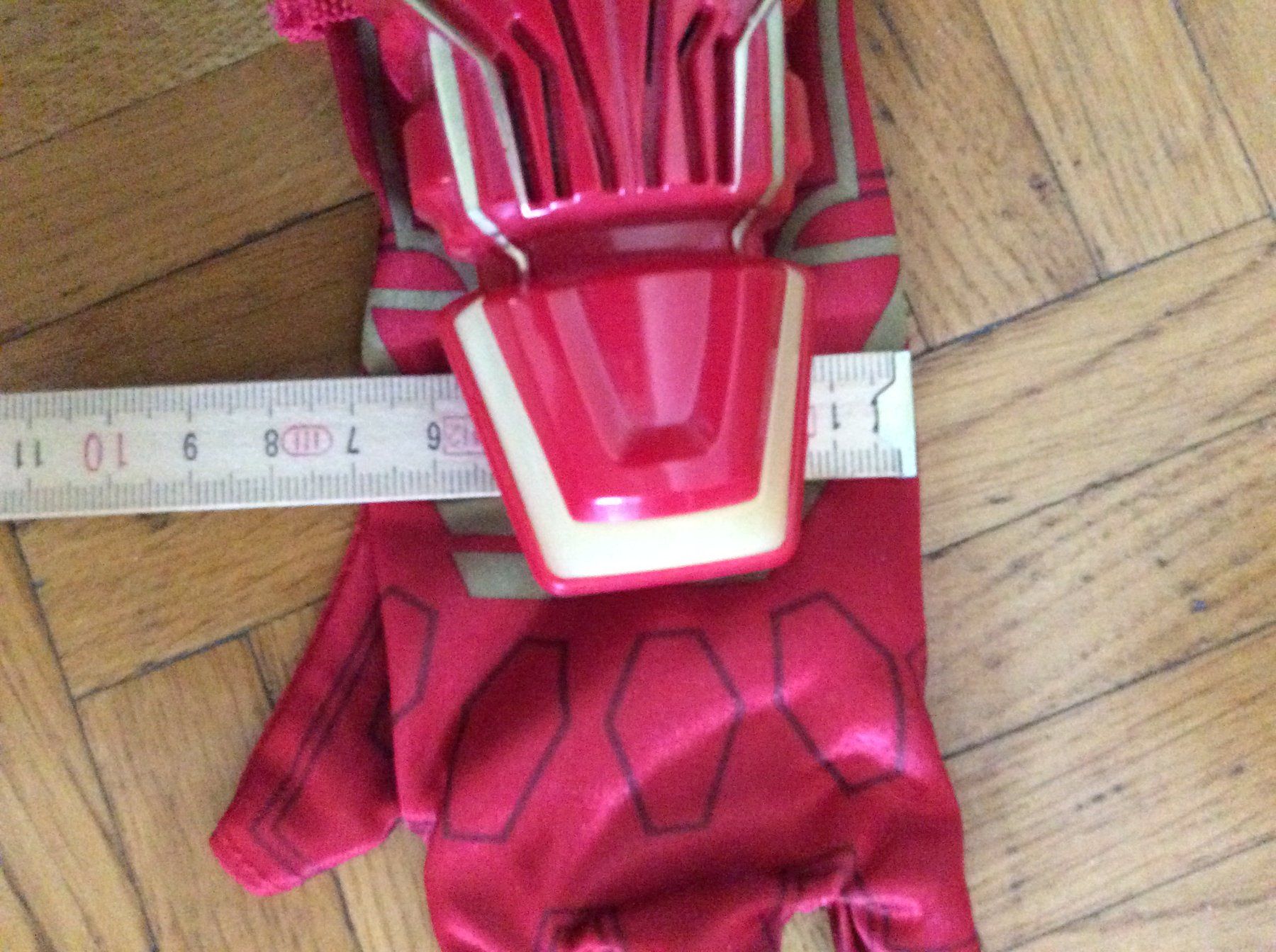 Hasbro Giochi: Iron Man Marvel Gant à effets spéciaux photoniques – Usato da Le Mont-Pèlerin venduto da dundun1 3