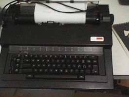 Schreibmaschine elektrisch Olivetti Praxis 40